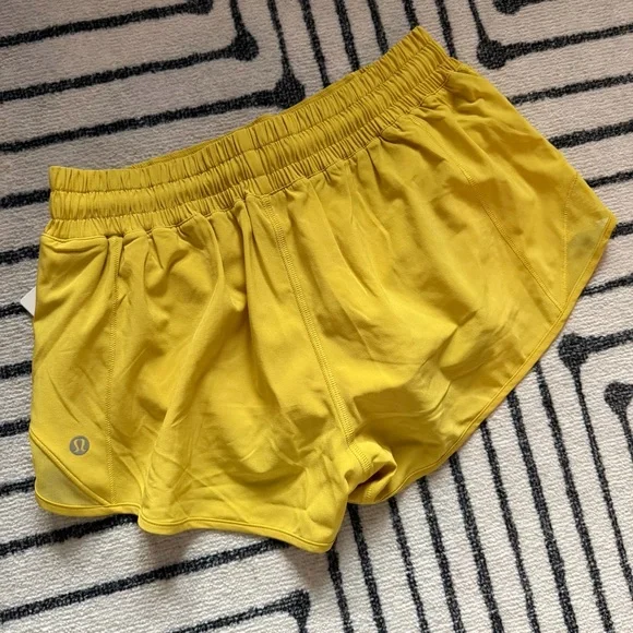 Lululemon Hotty Totty LR Short 2.5” Lined Athletic Shorts